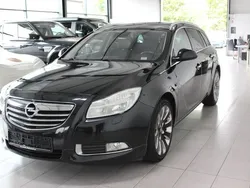 Karbonschw graphitschw midnigh Gebraucht 2011 Opel Insignia Innovation Kombi | 3.990 € (Fairer Preis)