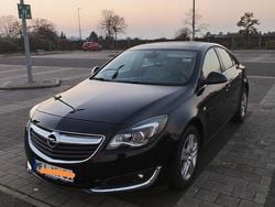 Schwarz Gebraucht 2016 Opel Insignia Business Limousine | 9.900 € (Etwas zu teuer)