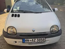 Weiß Gebraucht 2005 Renault Twingo Authentique Kleinwagen | 1.500 € (Fairer Preis)