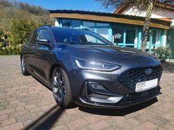 Magnetic (metallic) Gebraucht 2024 Ford Focus Kombi | 20.990 € (Guter Preis)