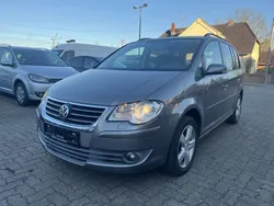 Grau Gebraucht 2008 VW Touran United Van / Kleinbus | 3.900 € (Fairer Preis)