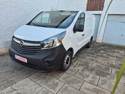 Weiß Gebraucht 2017 Opel Vivaro Van | 7.750 €