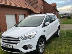 Weiß Gebraucht 2017 Ford Kuga Trend SUV | 13.800 € (Guter Preis)