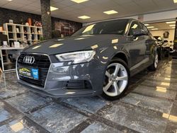 Grau Gebraucht 2017 Audi A3 Comfort Limousine | 15.950 € (Fairer Preis)
