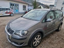 Grau Gebraucht 2007 VW Touran Cross Van / Kleinbus | 5.500 € (Etwas zu teuer)