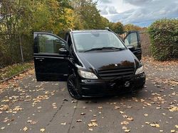 Schwarz Gebraucht 2010 Mercedes Viano Van / Kleinbus | 17.500 € (Teuer)