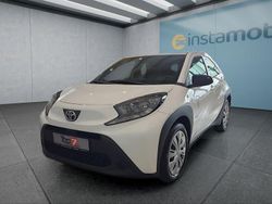 Weiß Gebraucht 2024 Toyota Aygo Business Edition Kleinwagen | 17.599 € (Etwas zu teuer)