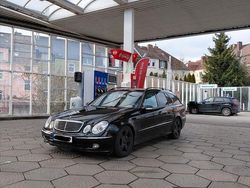 Schwarz Gebraucht 2004 Mercedes E500 Avantgarde Kombi | 6.500 € (Fairer Preis)