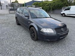 Grau Gebraucht 2005 VW Passat Kombi | 350 € (Superpreis)