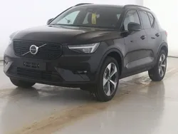 Onyx black / metallic Gebraucht 2024 Volvo XC40 Plus SUV | 34.900 € (Guter Preis)