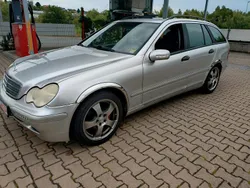 Silber Gebraucht 2001 Mercedes C180 Kombi | 1.500 €