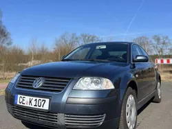 Grau Gebraucht 2002 VW Passat Comfortline Limousine | 2.750 € (Etwas zu teuer)