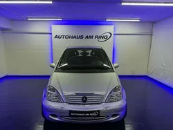 Polarsilber metalliclack Gebraucht 2002 Mercedes A190 Elegance Van / Kleinbus | 4.999 €