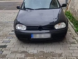 Schwarz Gebraucht 2001 VW Golf IV Kombi | 2.000 €