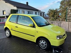 Gelb Gebraucht 2001 Seat Arosa Kleinwagen | 1.450 € (Fairer Preis)