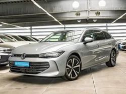 Oyster silver metallic Gebraucht 2024 VW Passat Business Kombi | 36.930 €