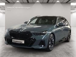 Grün Gebraucht 2024 BMW i5 M Sport Kombi | 62.900 € (Fairer Preis)