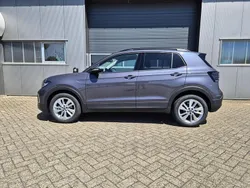 Grau Neu 2025 VW T-Cross Life SUV | 30.070 € (Etwas zu teuer)
