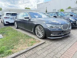 Grau Gebraucht 2015 BMW 750L Executive Limousine | 15.980 €
