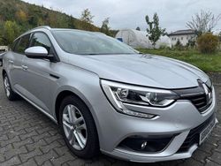 Grau Gebraucht 2020 Renault Mégane IV Business Limousine | 15.950 € (Fairer Preis)