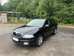 Schwarz Gebraucht 2007 Skoda Octavia Kombi | 2.999 € (Fairer Preis)
