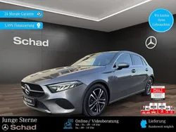 Grau metalliclack mountaingrau Gebraucht 2024 Mercedes A200 Limousine | 34.150 € (Teuer)