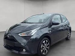 Grau Gebraucht 2020 Toyota Aygo Team Kleinwagen | 10.990 € (Fairer Preis)