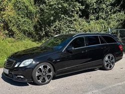 Schwarz Gebraucht 2010 Mercedes E350 AMG Kombi | 9.999 €