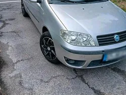 Grau Gebraucht 2005 Fiat Punto Kleinwagen | 1.300 € (Fairer Preis)