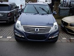 Grau (metallic) Gebraucht 2015 Ssangyong (KGM) Rexton Sapphire SUV | 8.990 € (Superpreis)