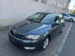 Grau Gebraucht 2017 Skoda Rapid Ambition Kombi | 4.999 € (Fairer Preis)