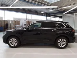 Grenadillschwarz metallic Gebraucht 2024 VW Touareg Elegance SUV | 56.840 € (Fairer Preis)
