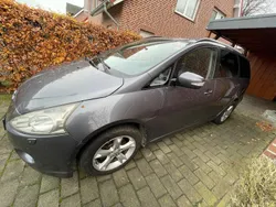 Grau Gebraucht 2009 Mitsubishi Grandis Van / Kleinbus | 4.000 € (Teuer)