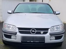 Silber Gebraucht 1998 Opel Omega Limousine | 5.100 €