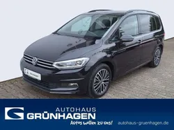 Deep black perleffekt Gebraucht 2024 VW Touran Comfortline Van / Kleinbus | 35.880 € (Fairer Preis)