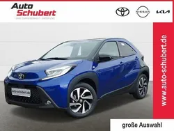 Juniper blue metallic/ night sky black Gebraucht 2024 Toyota Aygo Basis Kleinwagen | 16.980 € (Fairer Preis)