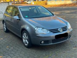 Grau Gebraucht 2007 VW Golf V Limousine | 2.590 € (Guter Preis)