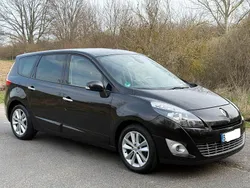 Schwarz Gebraucht 2010 Renault Scénic III Luxe Van / Kleinbus | 3.499 € (Fairer Preis)