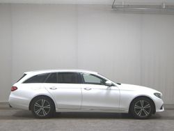 Weiss Gebraucht 2019 Mercedes E220 Avantgarde Kombi | 19.490 € (Guter Preis)