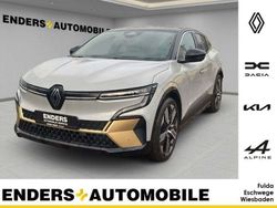 Grau Gebraucht 2024 Renault Mégane Iconic Limousine | 48.880 €