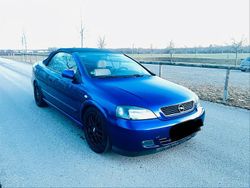Blau Gebraucht 2003 Opel Astra Cabriolet Edition Cabrio | 2.500 €