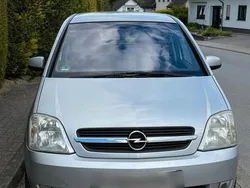 Grau Gebraucht 2005 Opel Meriva Van / Kleinbus | 2.100 € (Fairer Preis)