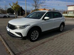 Weiß Gebraucht 2022 VW Tiguan Life SUV | 21.800 € (Fairer Preis)