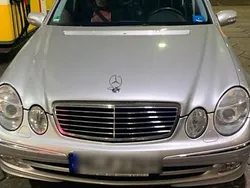 Silber Gebraucht 2003 Mercedes E240 Avantgarde Limousine | 5.399 € (Fairer Preis)