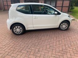 Weiß Gebraucht 2018 VW up! Kleinwagen | 5.500 € (Guter Preis)