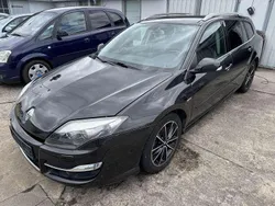 Perlmuttschwarz Gebraucht 2012 Renault Laguna III Bose Edition Kombi | 8.499 € (Teuer)