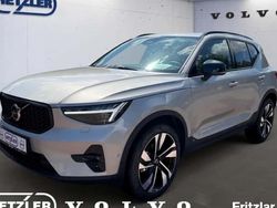 Silber Gebraucht 2024 Volvo XC40 Plus SUV | 39.950 € (Fairer Preis)