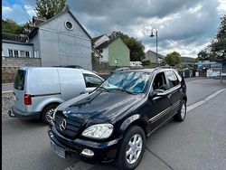 Schwarz Gebraucht 2003 Mercedes ML270 SUV | 2.800 €