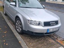 Silber Gebraucht 2001 Audi A4 Limousine | 2.500 €