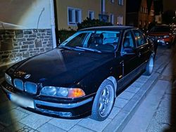 Schwarz Gebraucht 1997 BMW 523 Limousine | 3.500 € (Fairer Preis)